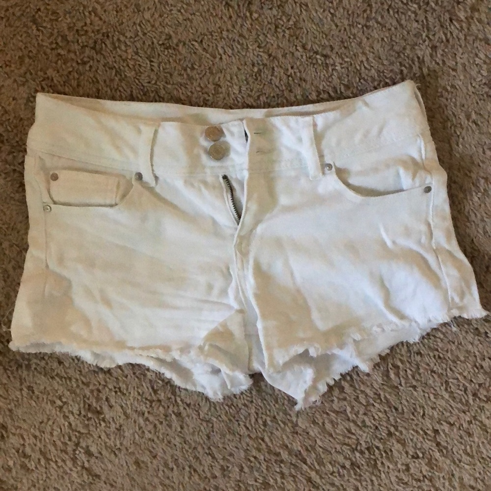WHITE JEAN SHORTS